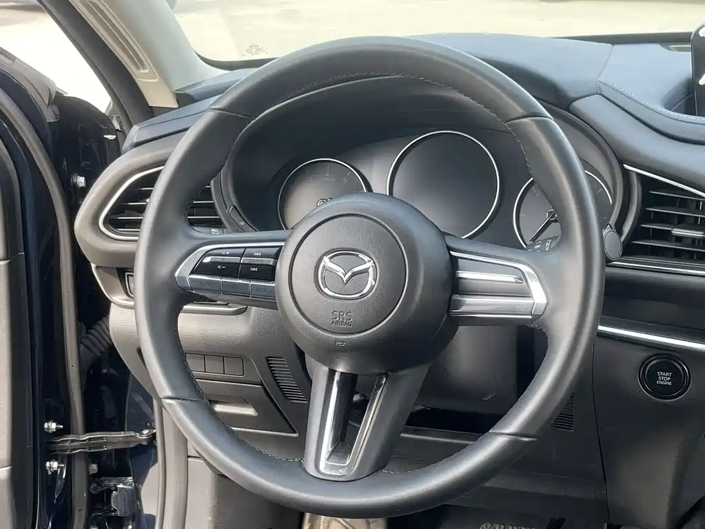 Mazda CX-30 2023 — фото 13
