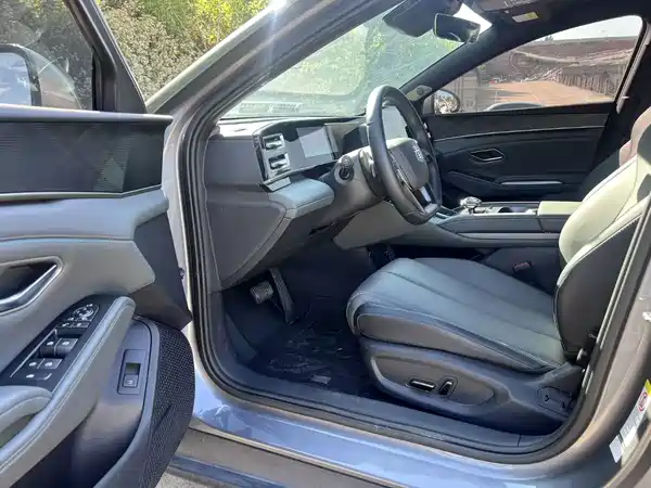 BYD Qin L 2025