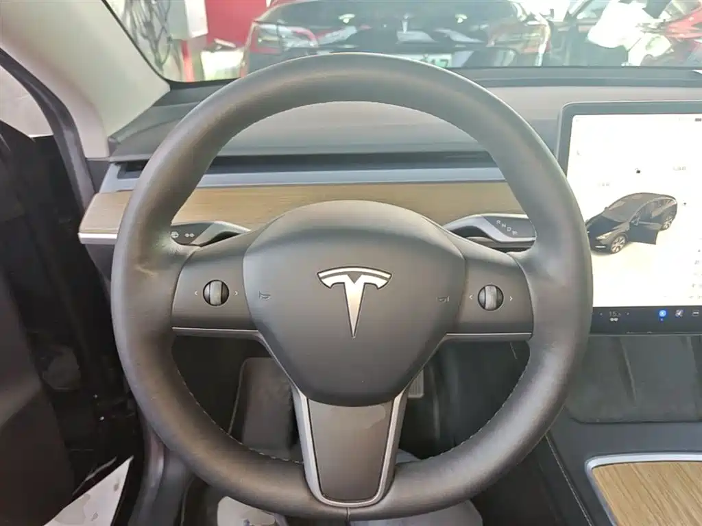 Tesla Model Y 2022 — фото 11