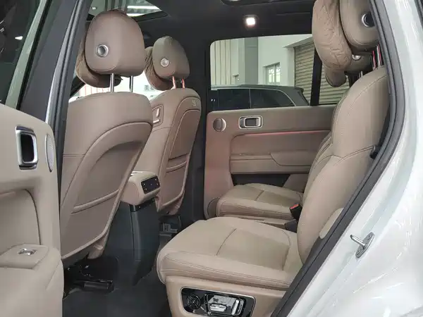 Li Auto L8 2025
