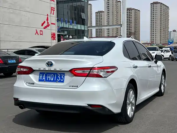 Toyota Camry 2021
