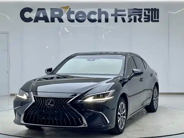 Lexus ES 2022