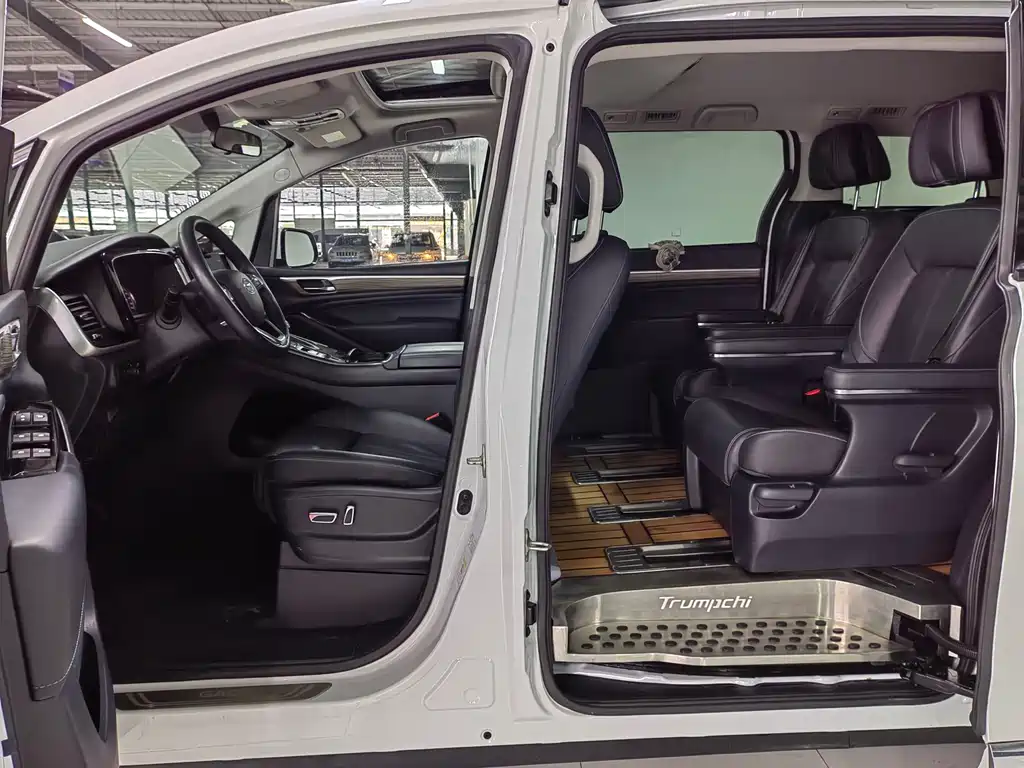 GAC Motor Trumpchi M8 2023 — фото 10