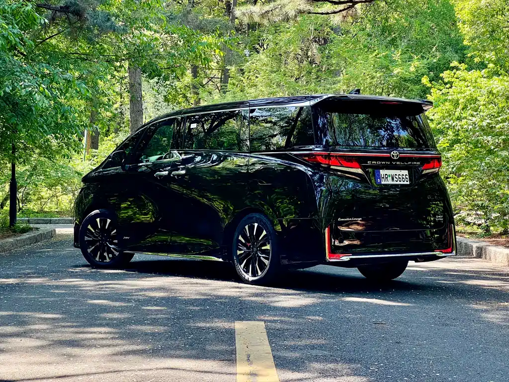 Toyota Vellfire 2025 — фото 6