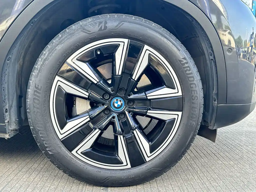 BMW iX3 2021 — фото 16