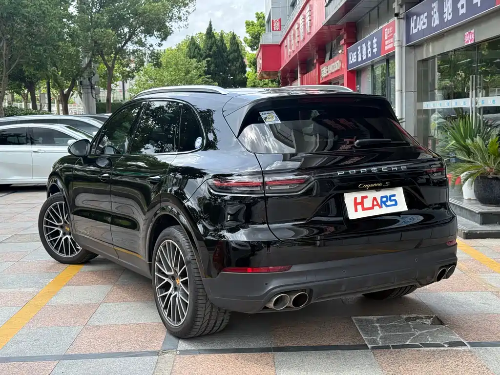 Porsche Cayenne 2018 — фото 19
