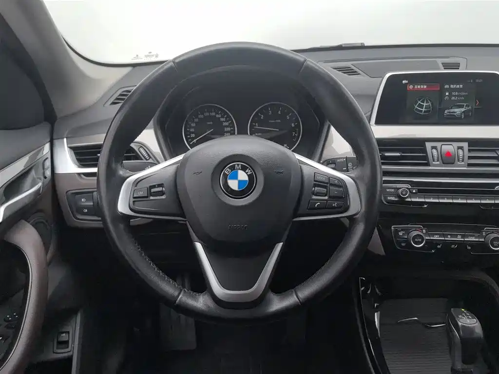 BMW X1 2017 — фото 11