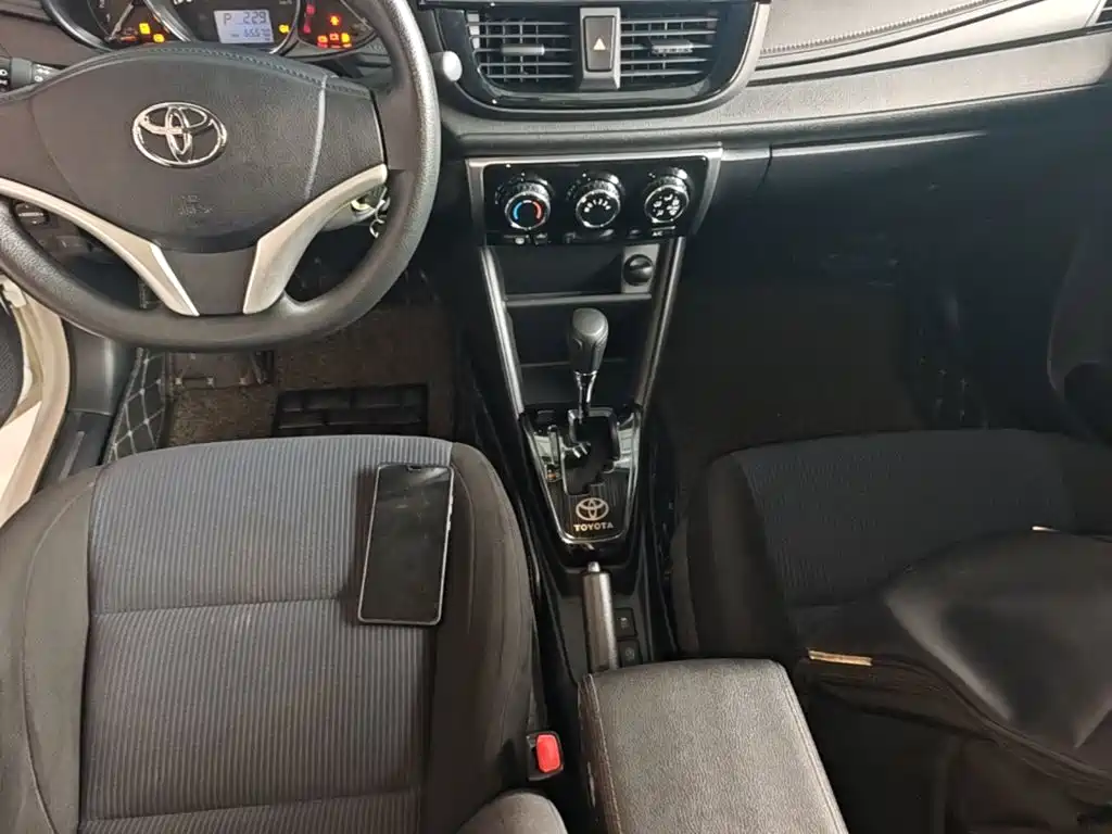 Toyota Yaris L 2020 — фото 14