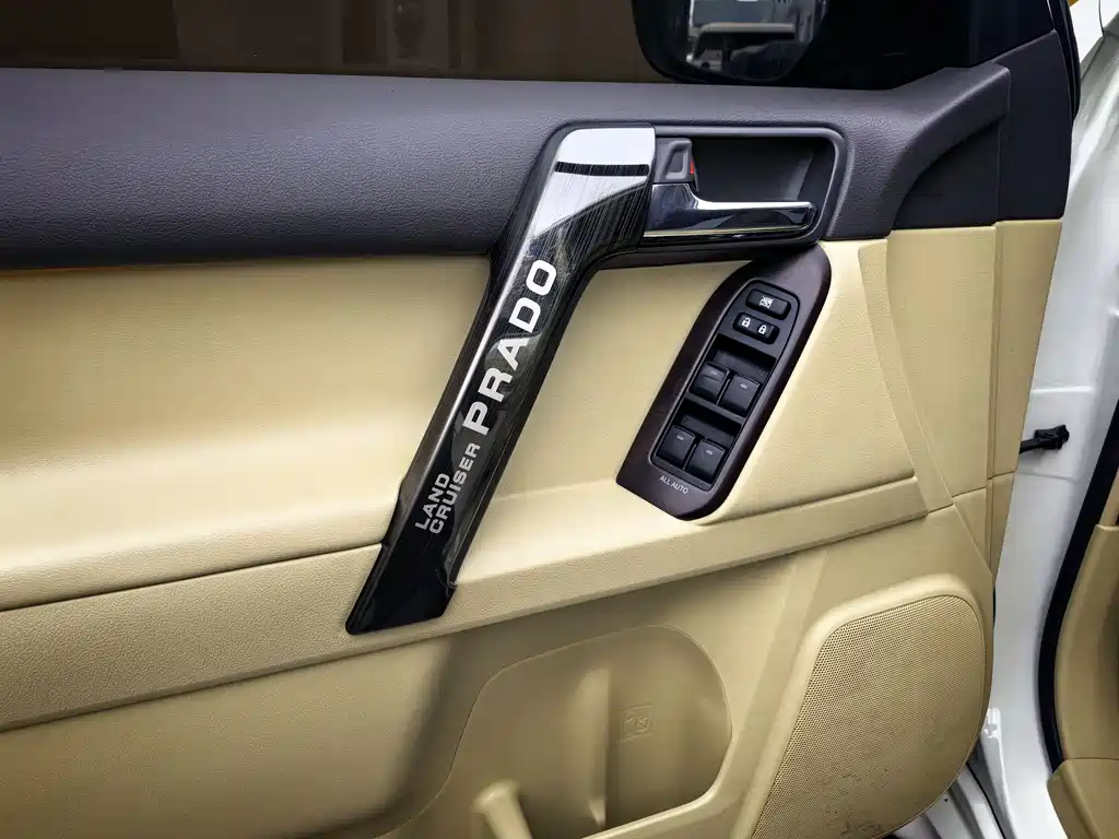 Toyota Prado 2017 — фото 12