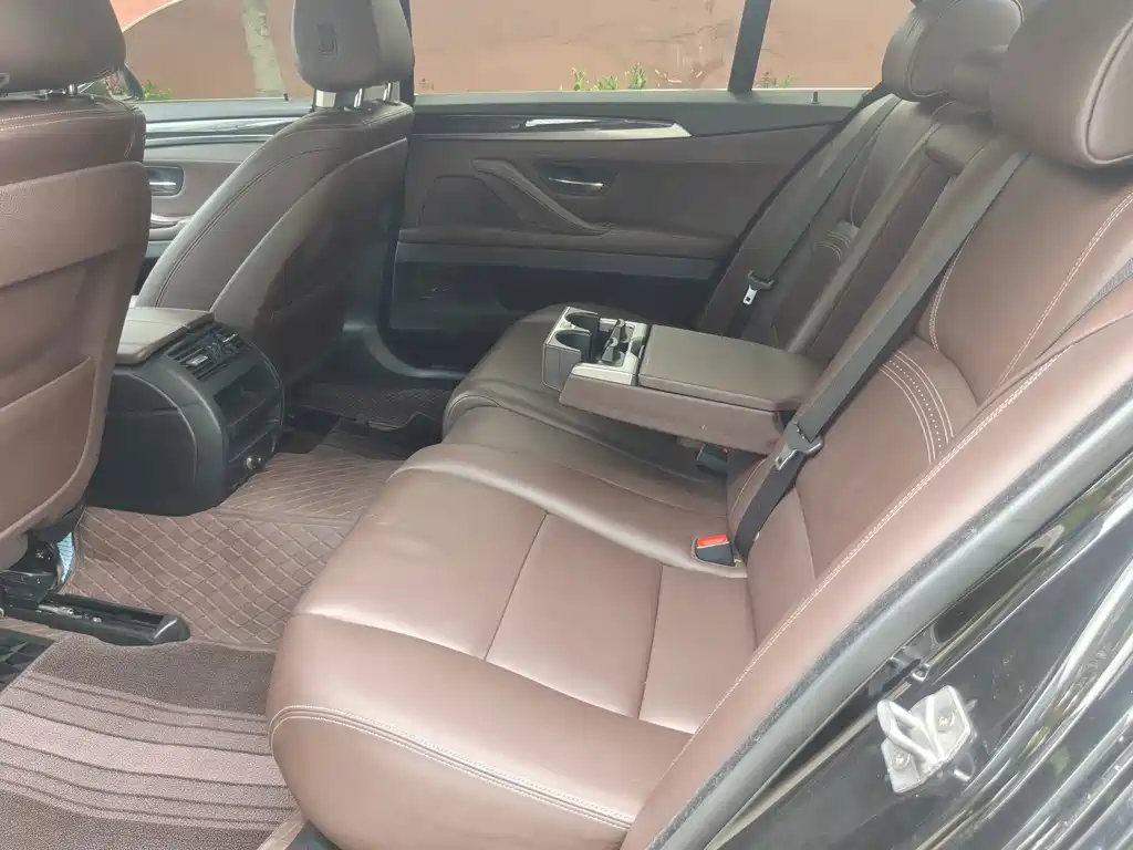 BMW 5 Series 2016 — фото 19