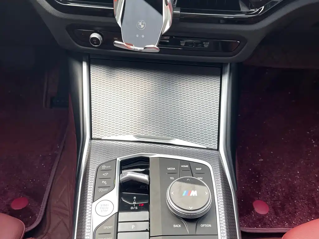 BMW 3 Series 2025 — фото 12