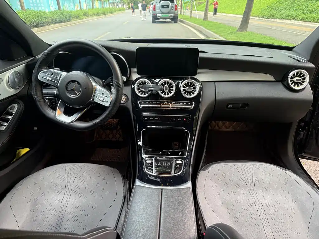 Mercedes-Benz C-Class 2018 — фото 9