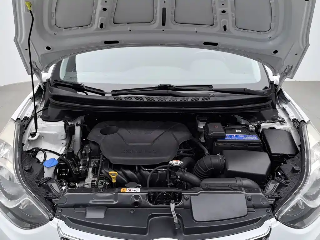 Hyundai Elantra 2013