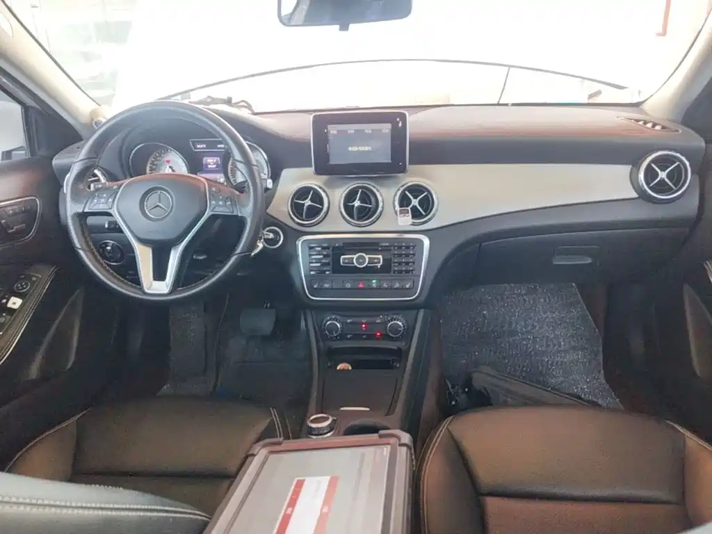 Mercedes-Benz GLA 2015 — фото 10