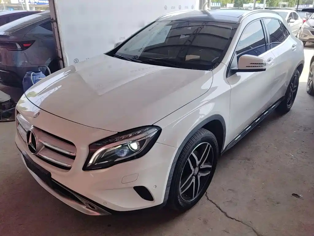 Mercedes-Benz GLA 2015