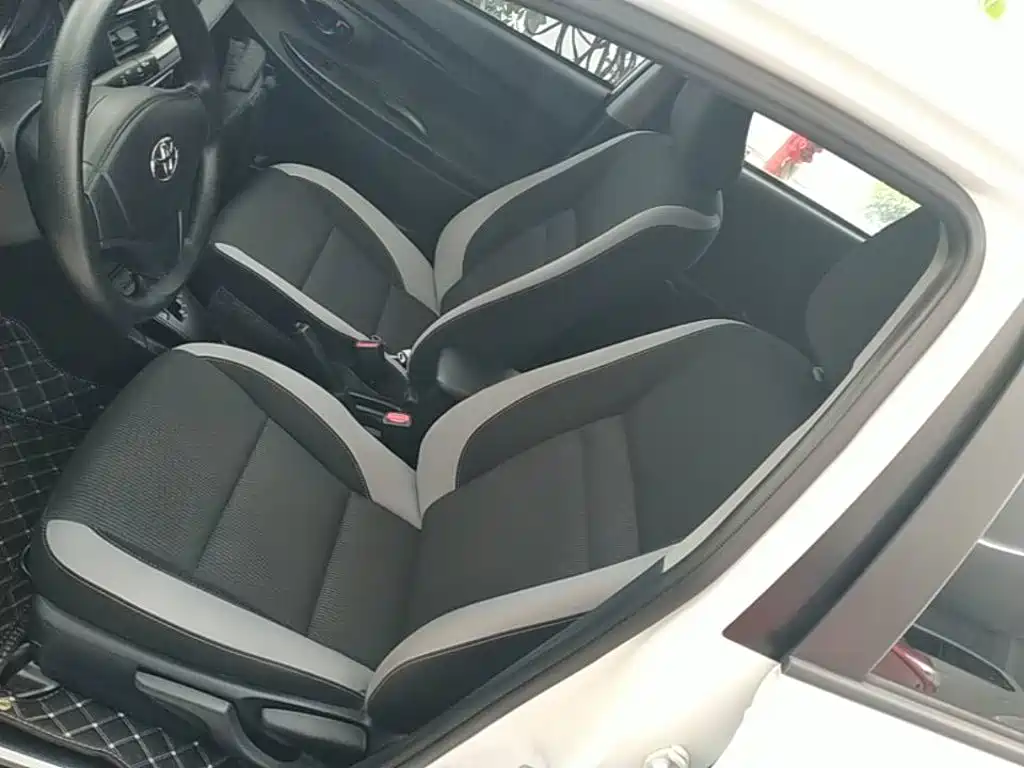 Toyota Yaris L 2020 — фото 15