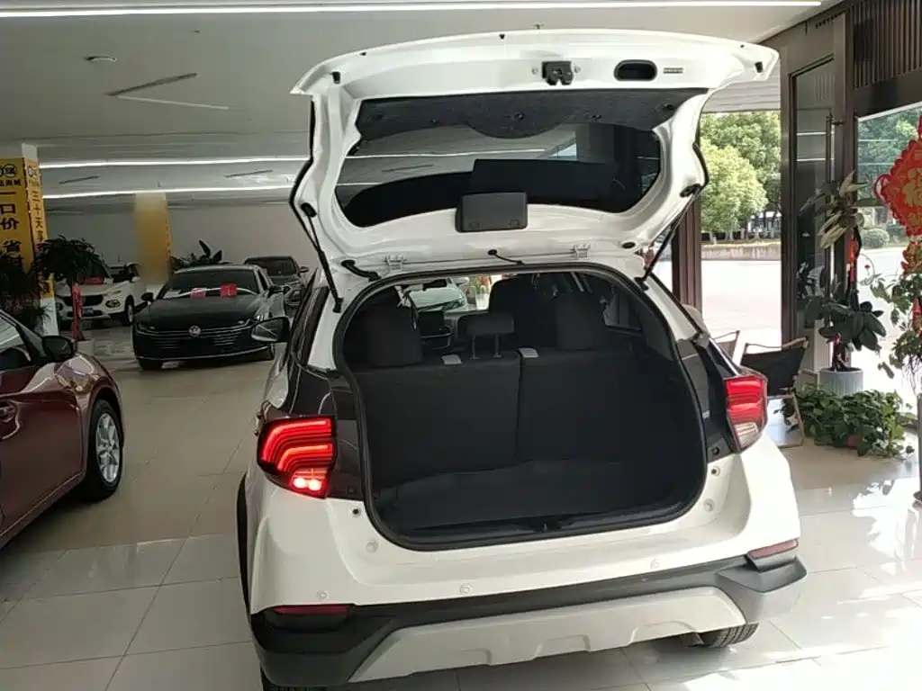 Toyota Yaris L 2020 — фото 19