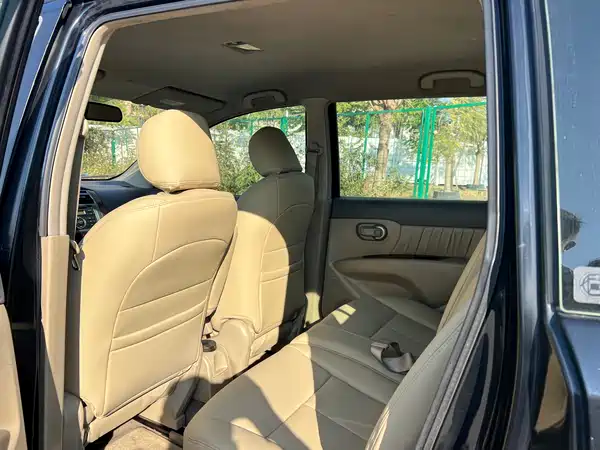 Nissan Junyi 2006