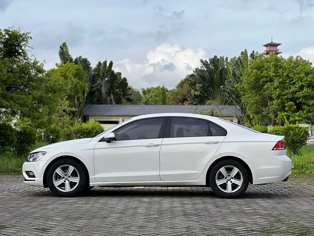 Volkswagen Lamando 2015