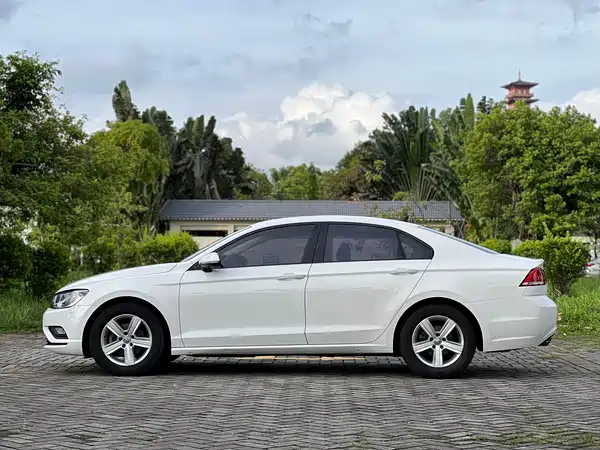 Volkswagen Lamando 2015
