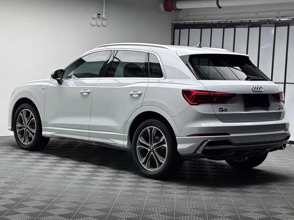 Audi Q3 2022 — фото 8
