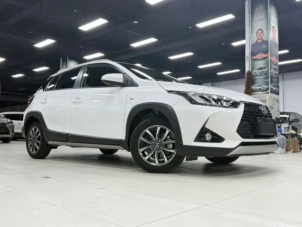 Toyota Yaris L 2023