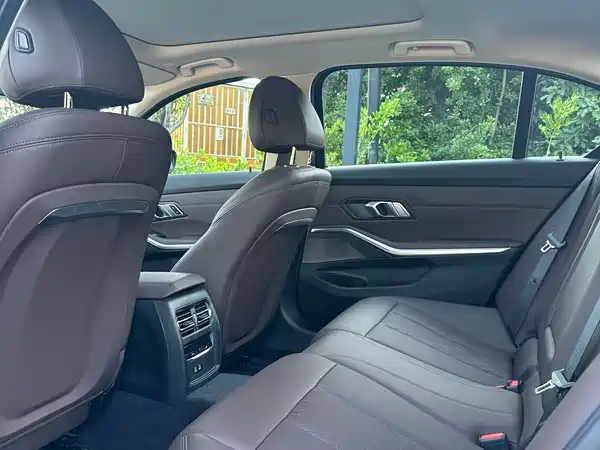 BMW i3 2025