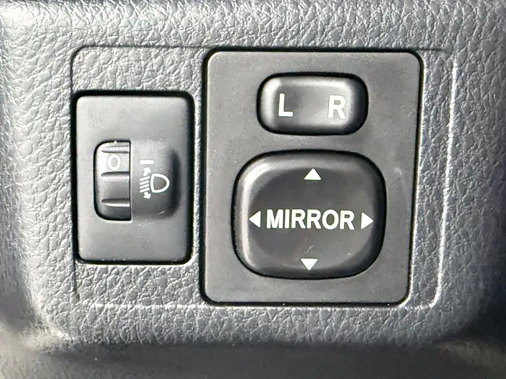 Toyota Yaris L 2023 — фото 14