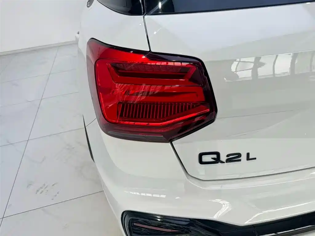 Audi Q2L 2024 — фото 17