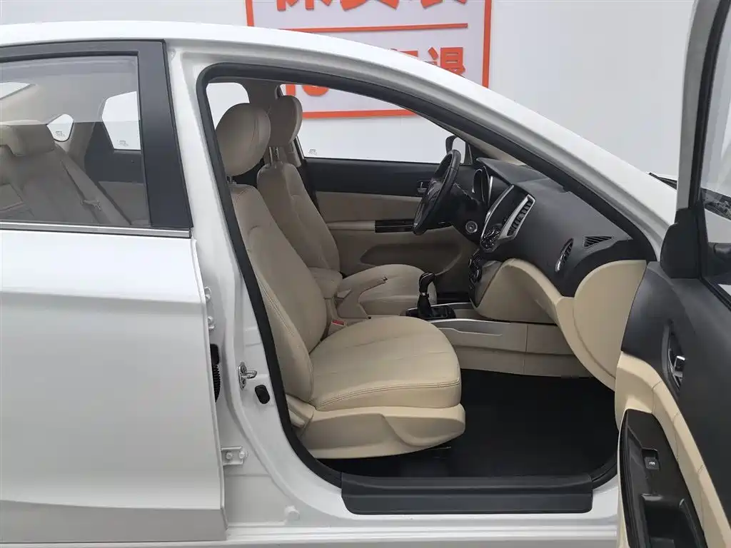 Changan Eado 2015 — фото 23
