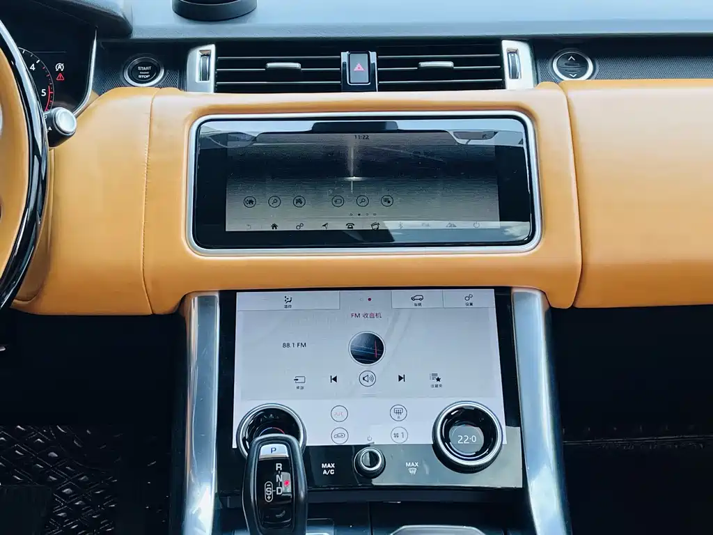 Land Rover Sport 2020 — фото 11