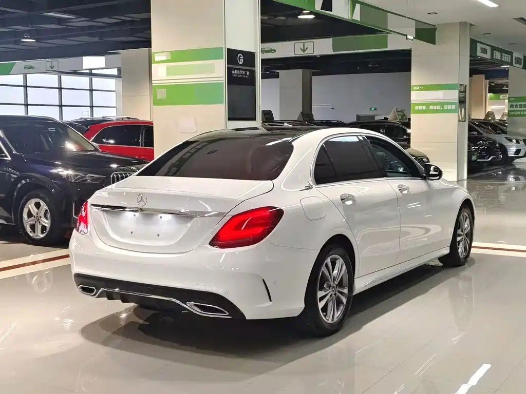 Mercedes-Benz C-Class 2021 — фото 16