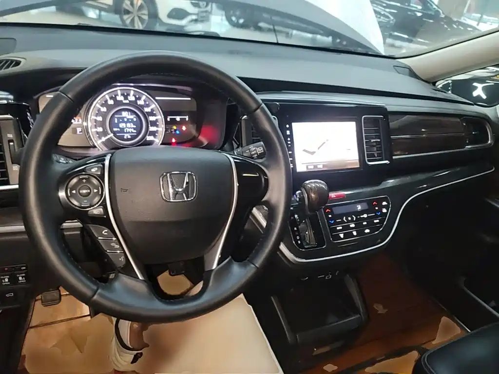 Honda Elysion 2018 — фото 10