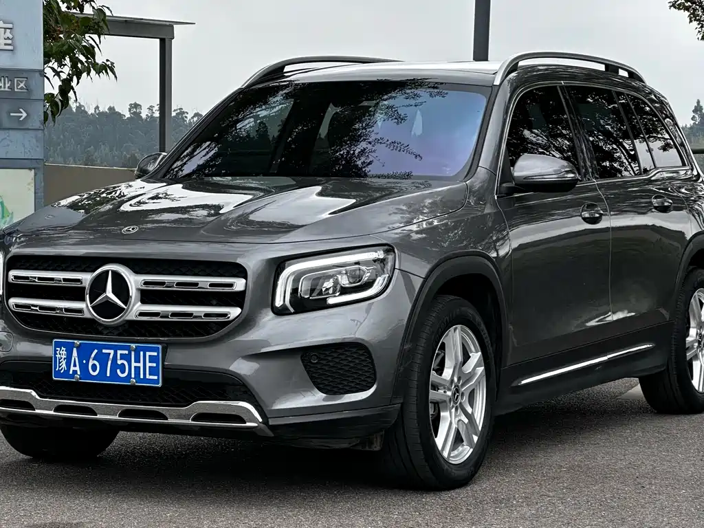 Mercedes-Benz GLB 2023 — фото 1