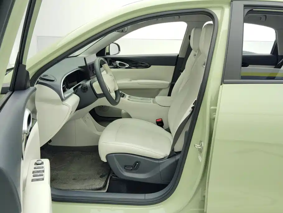 Geely Galaxy Starwish 2025 — фото 9