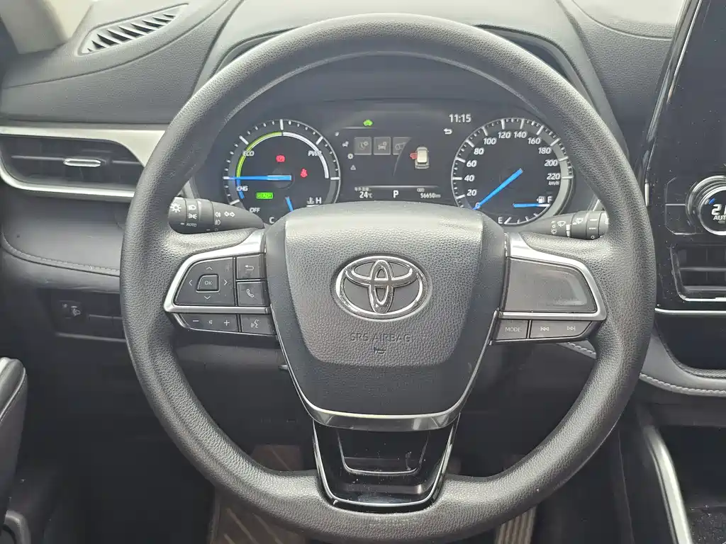 Toyota Highlander 2023 — фото 10