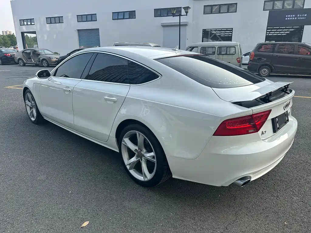 Audi A7 2015 — фото 8