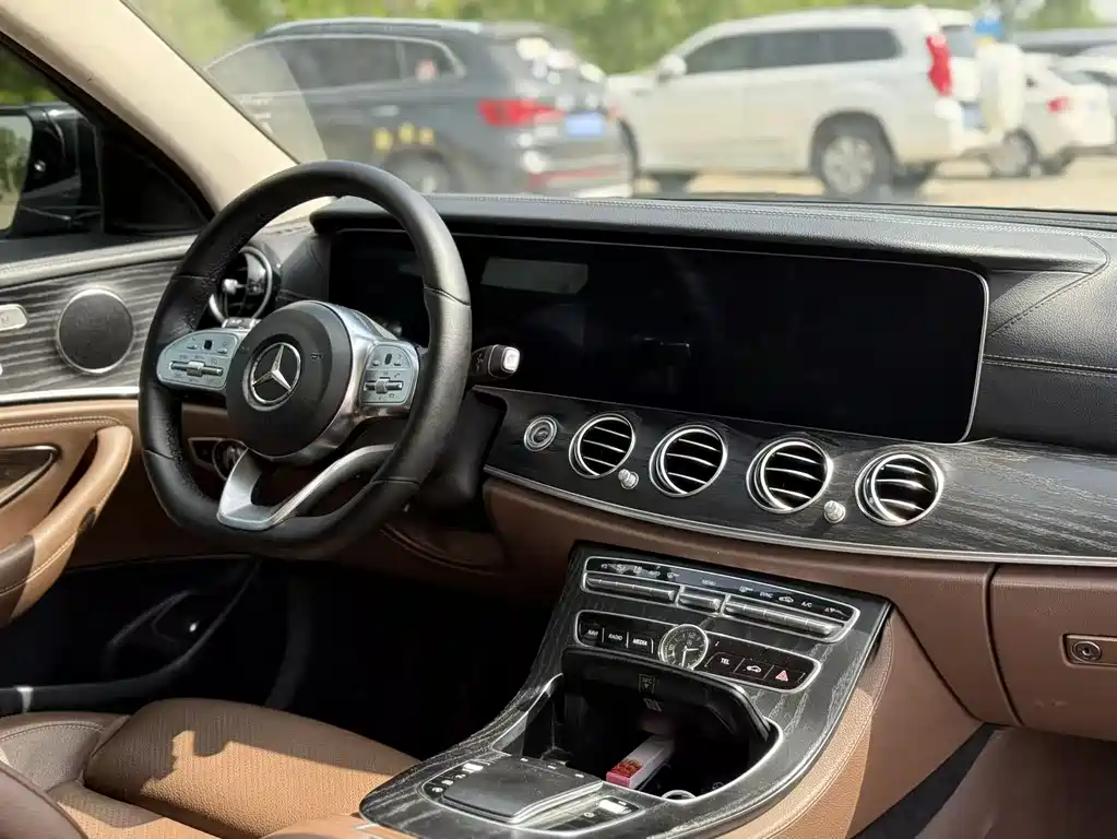 Mercedes-Benz E-Class 2020 — фото 13
