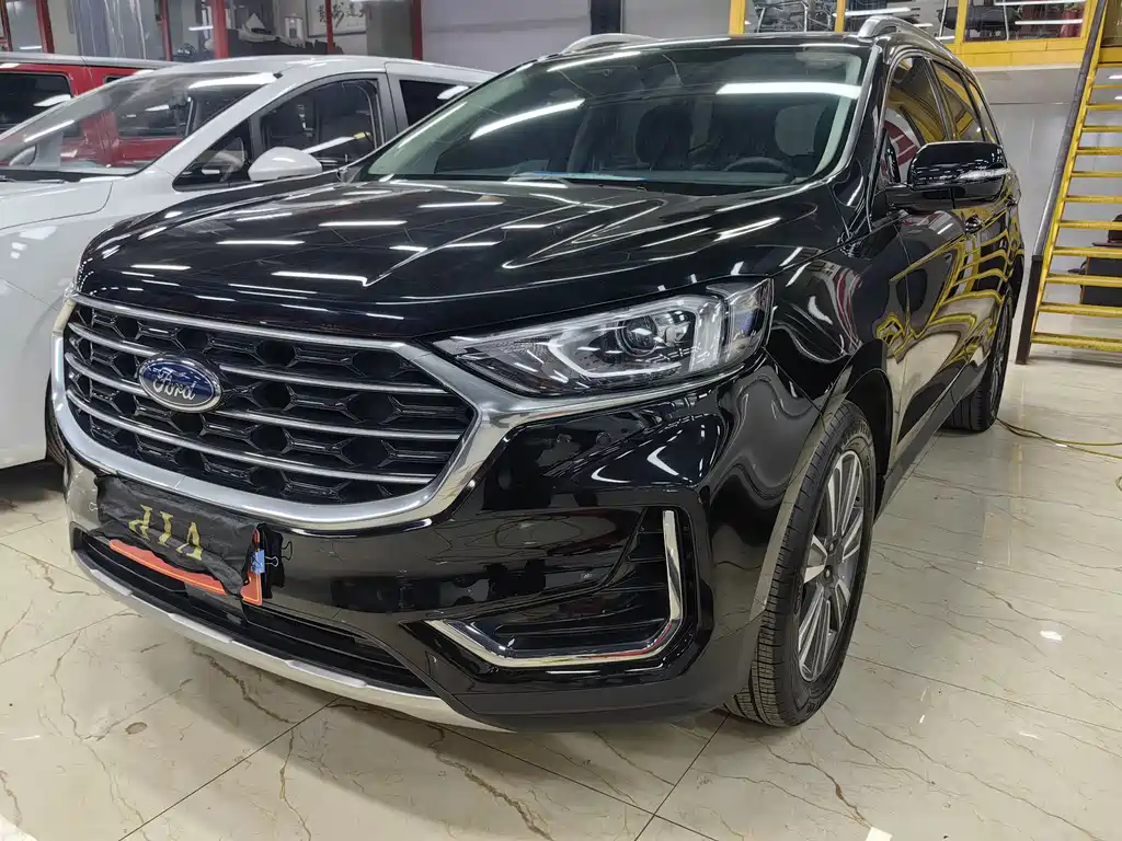 Ford Edge 2022 — фото 1