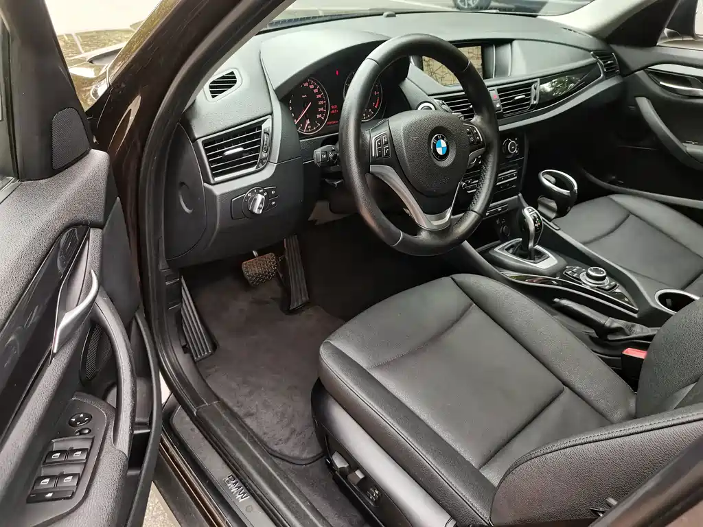 BMW X1 2016 — фото 23