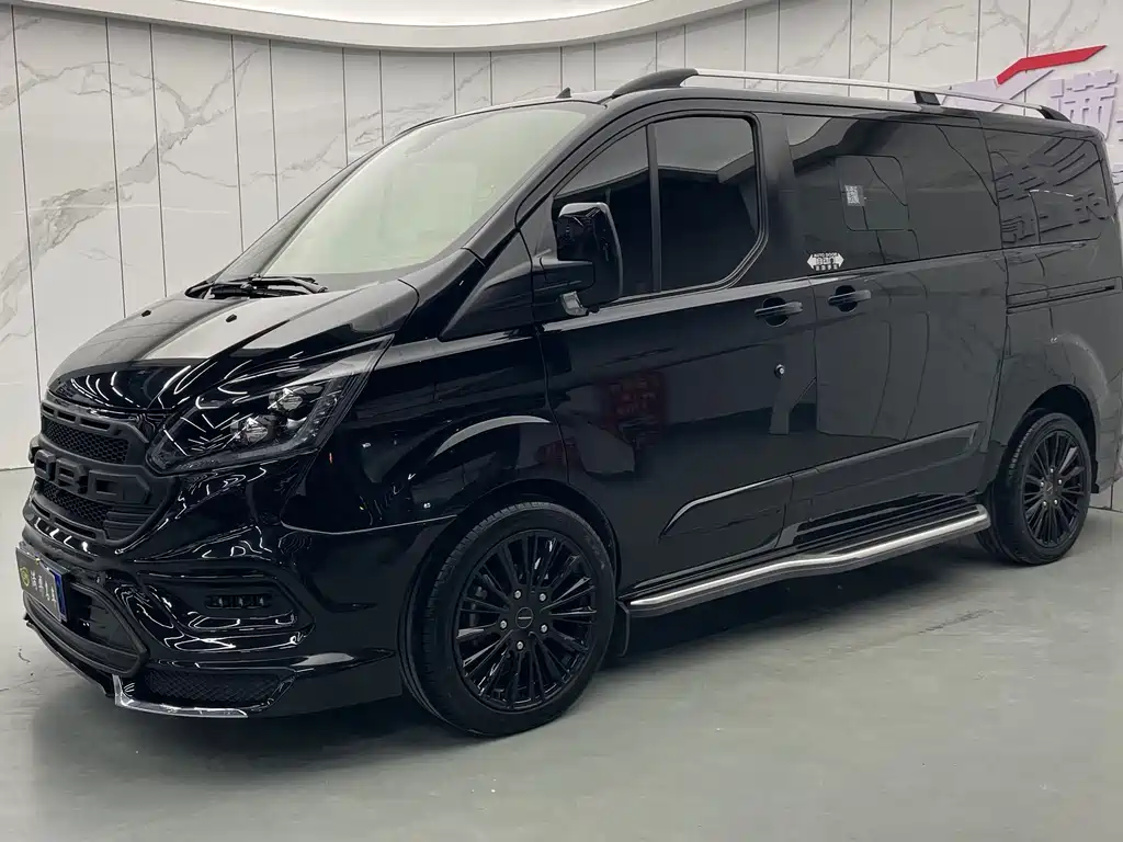 Ford Tourneo 2023 — фото 1