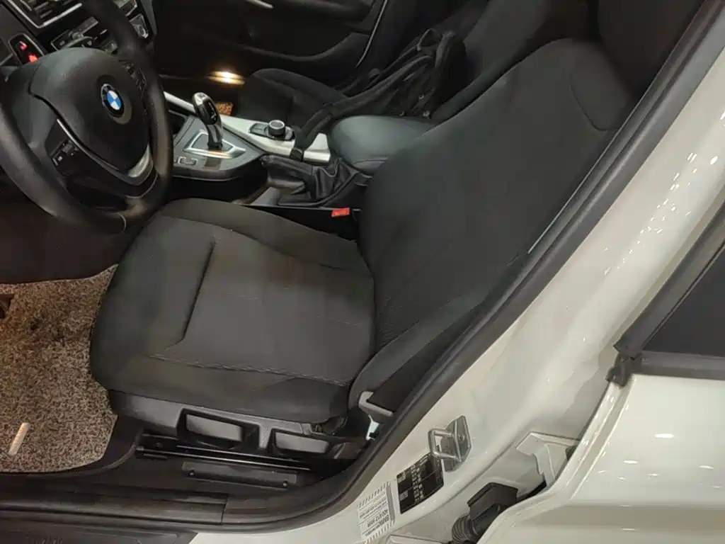 BMW 1 Series 2017 — фото 15