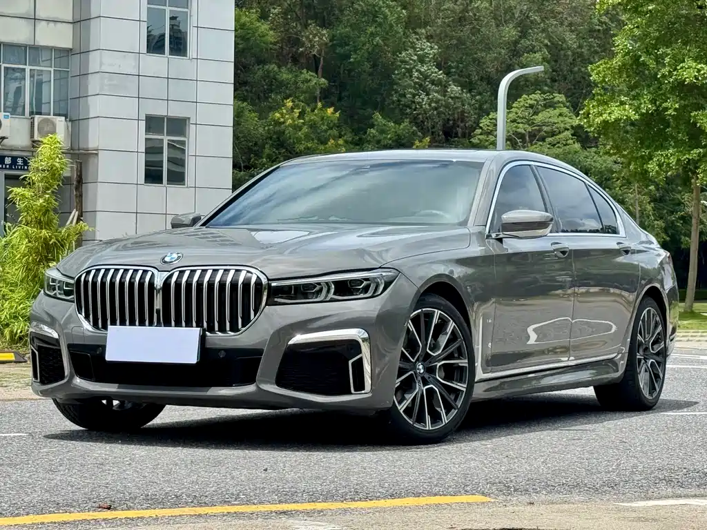 BMW 7 Series 2020 — фото 1