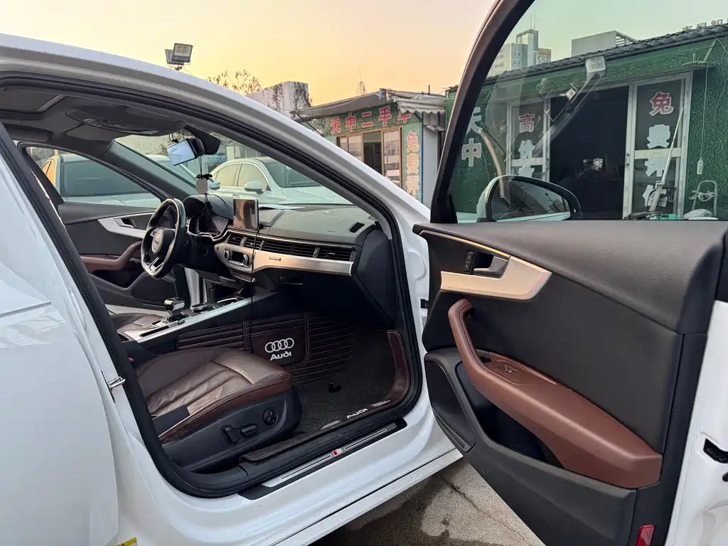 Audi A4L 2019