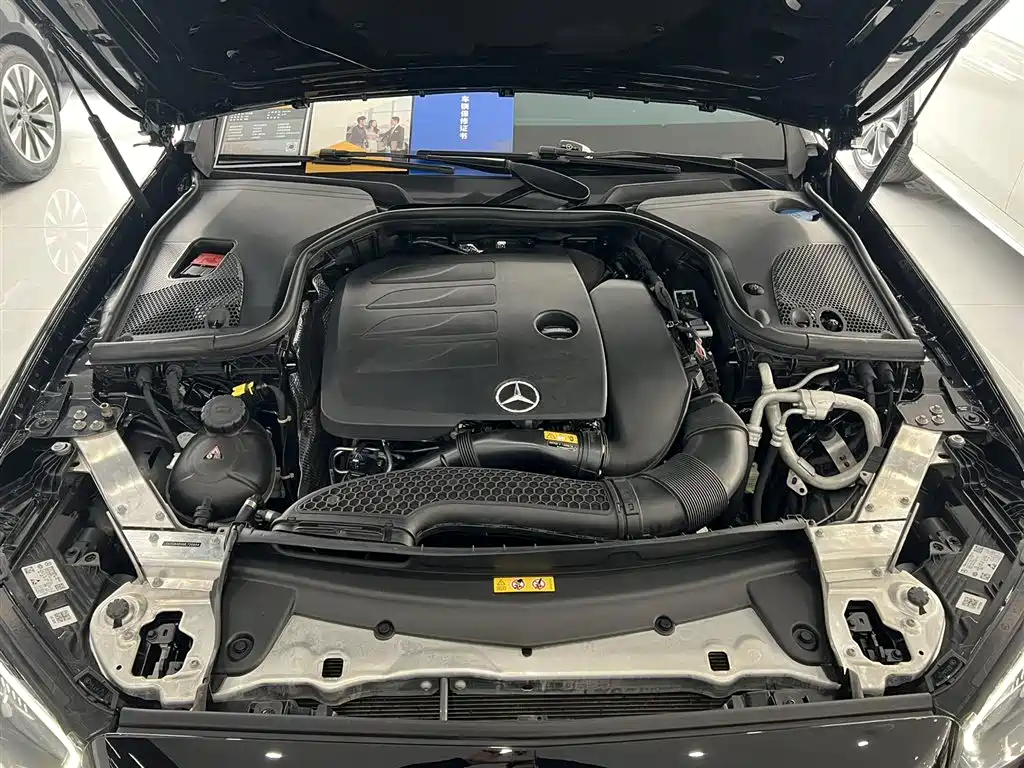 Mercedes-Benz E-Class 2022 — фото 10