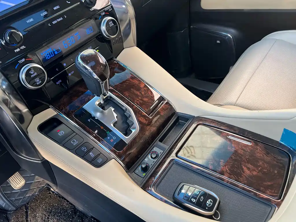 Toyota Alphard 2018 — фото 4