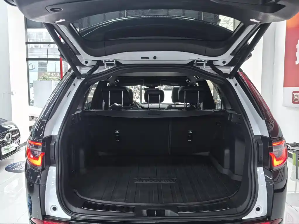 Land Rover Discovery Sport 2020 — фото 12