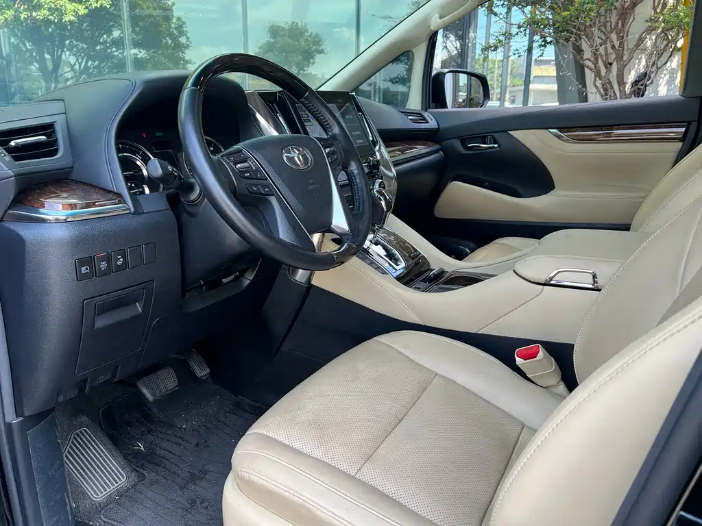 Toyota Alphard 2021 — фото 2