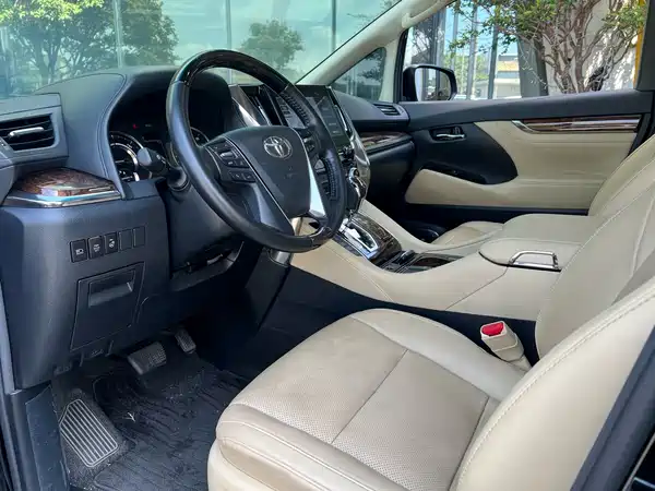Toyota Alphard 2021