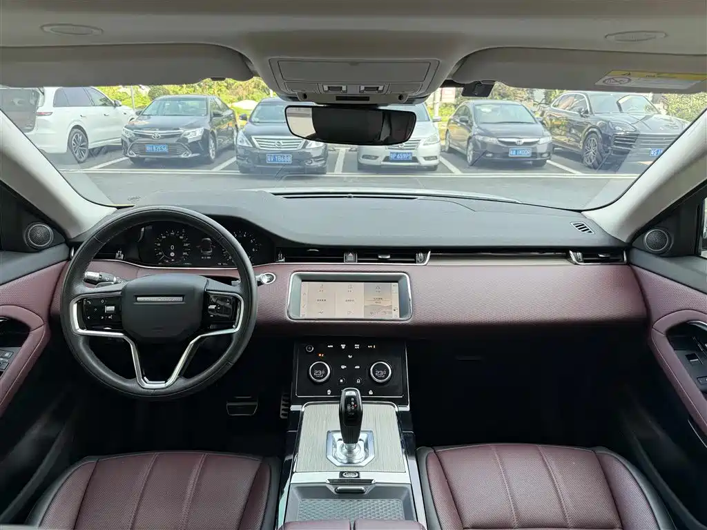 Land Rover Evoque 2023 — фото 6